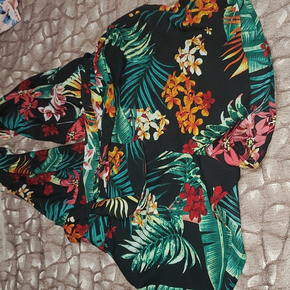 Romper - Picture 2 of 5